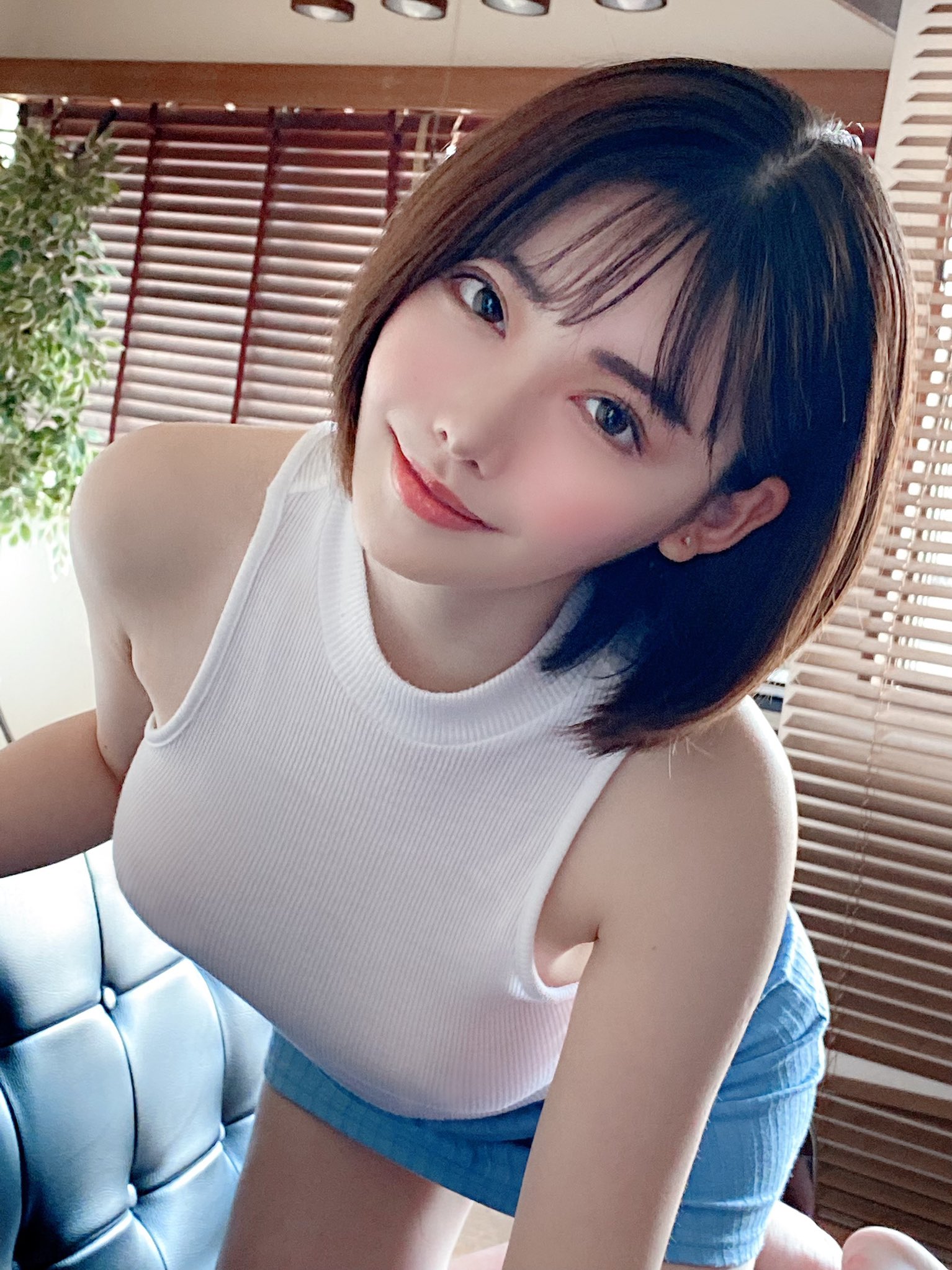 Cộng đồng mạng bất ngờ tìm ra em gái thất lạc của nữ diễn viên phim 18+  Eimi Fukada | Mạng xã hội eSports số 1 Việt Nam