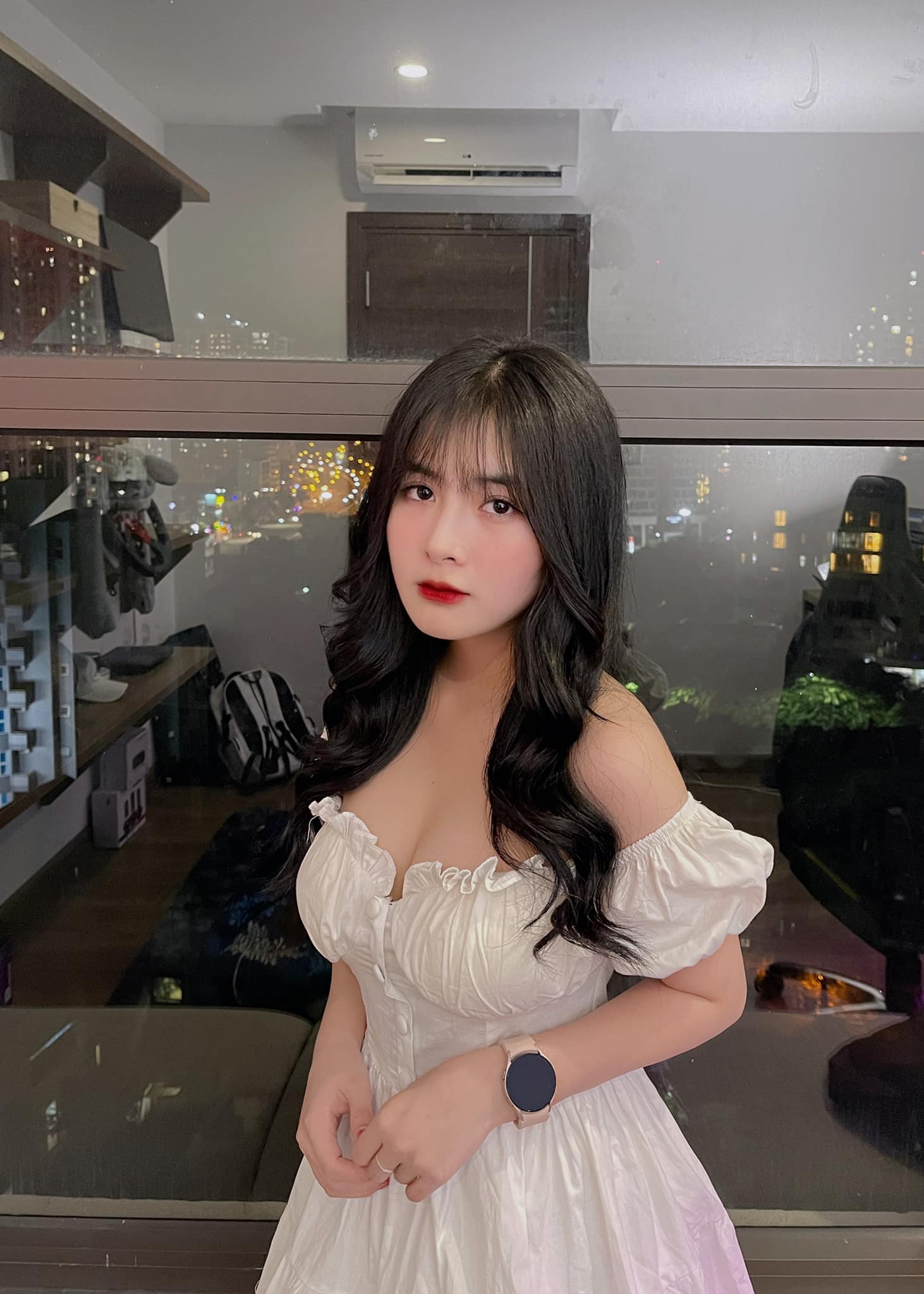 Quỳnh Alee Zoom Cận Cảnh