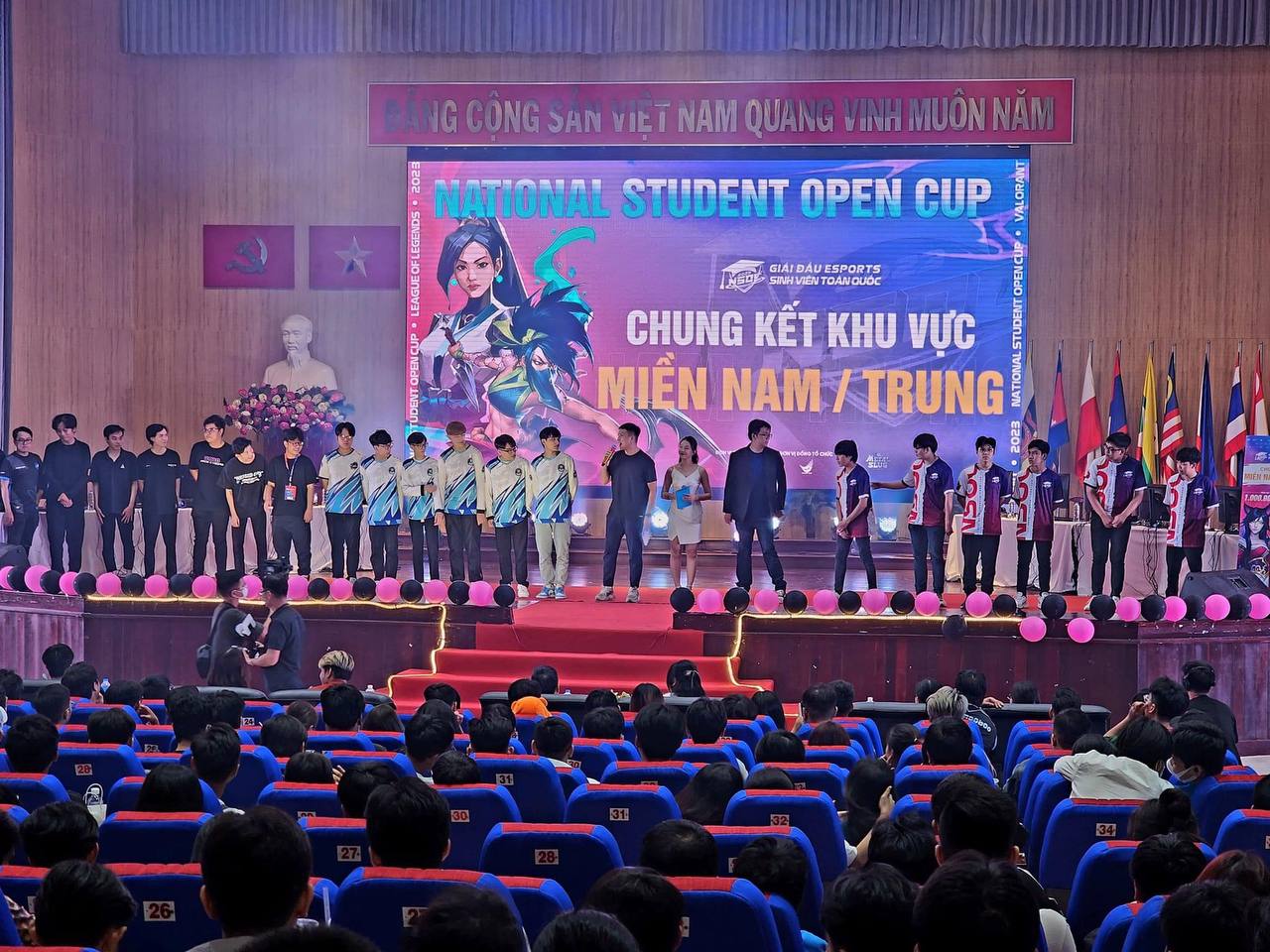 Hàng ngàn game thủ cháy hết mình tại offline chung kết miền Nam - Trung NSOC 2023